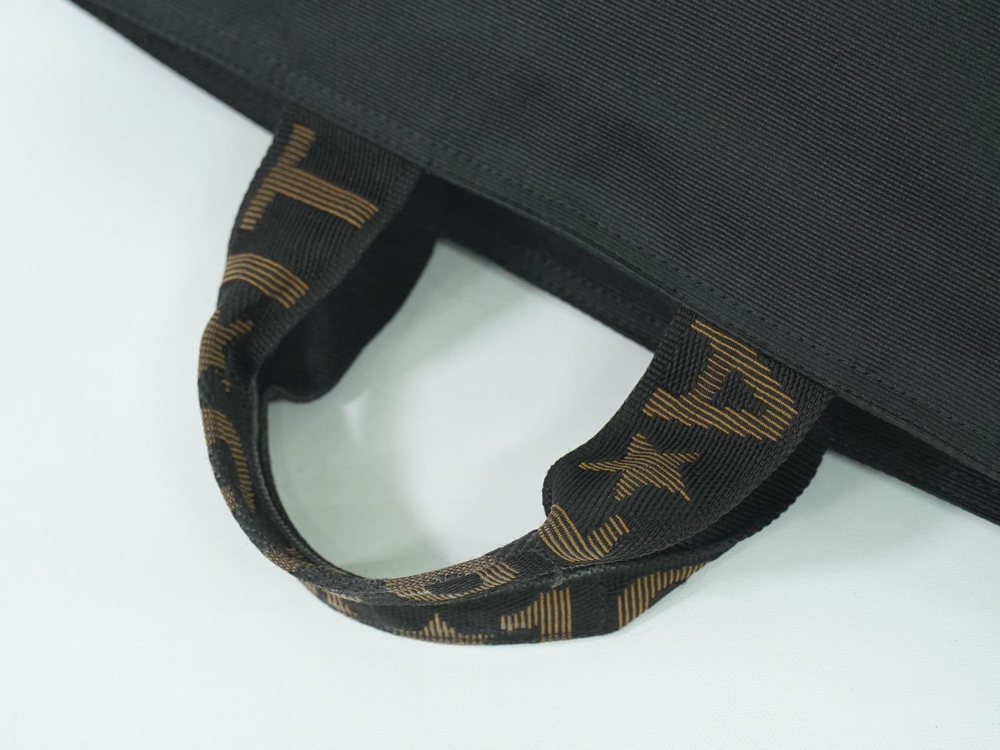 FENDI ロゴ トートバッグ ブラック 26488
