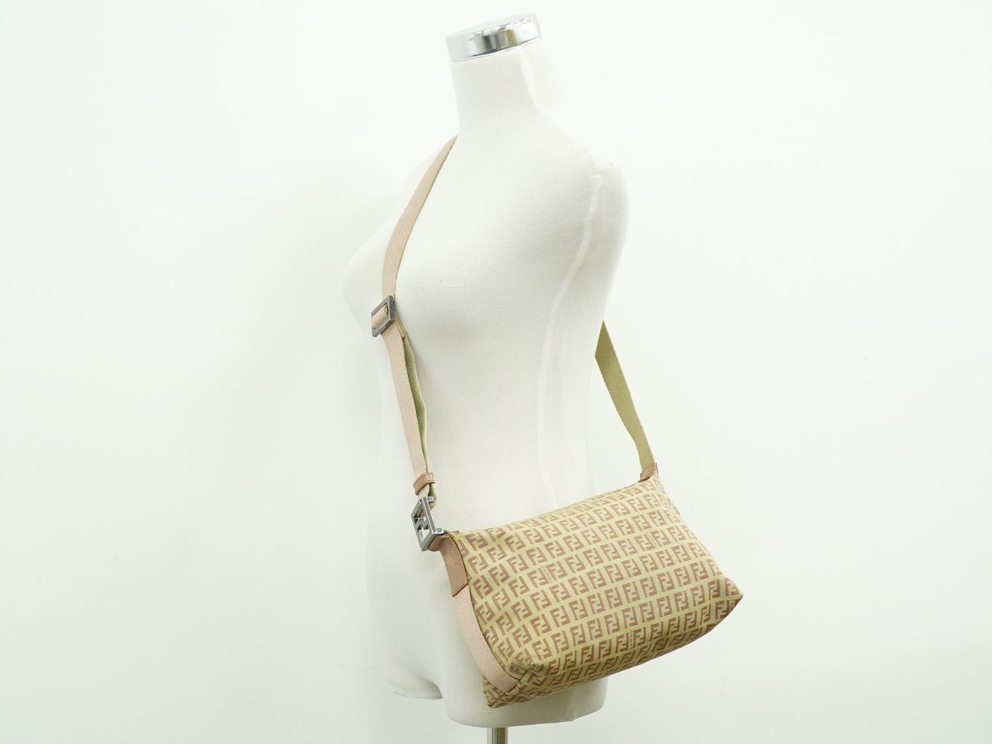 FENDI ズッキーノ ショルダーバッグ ベージュ ピンク 8BR319