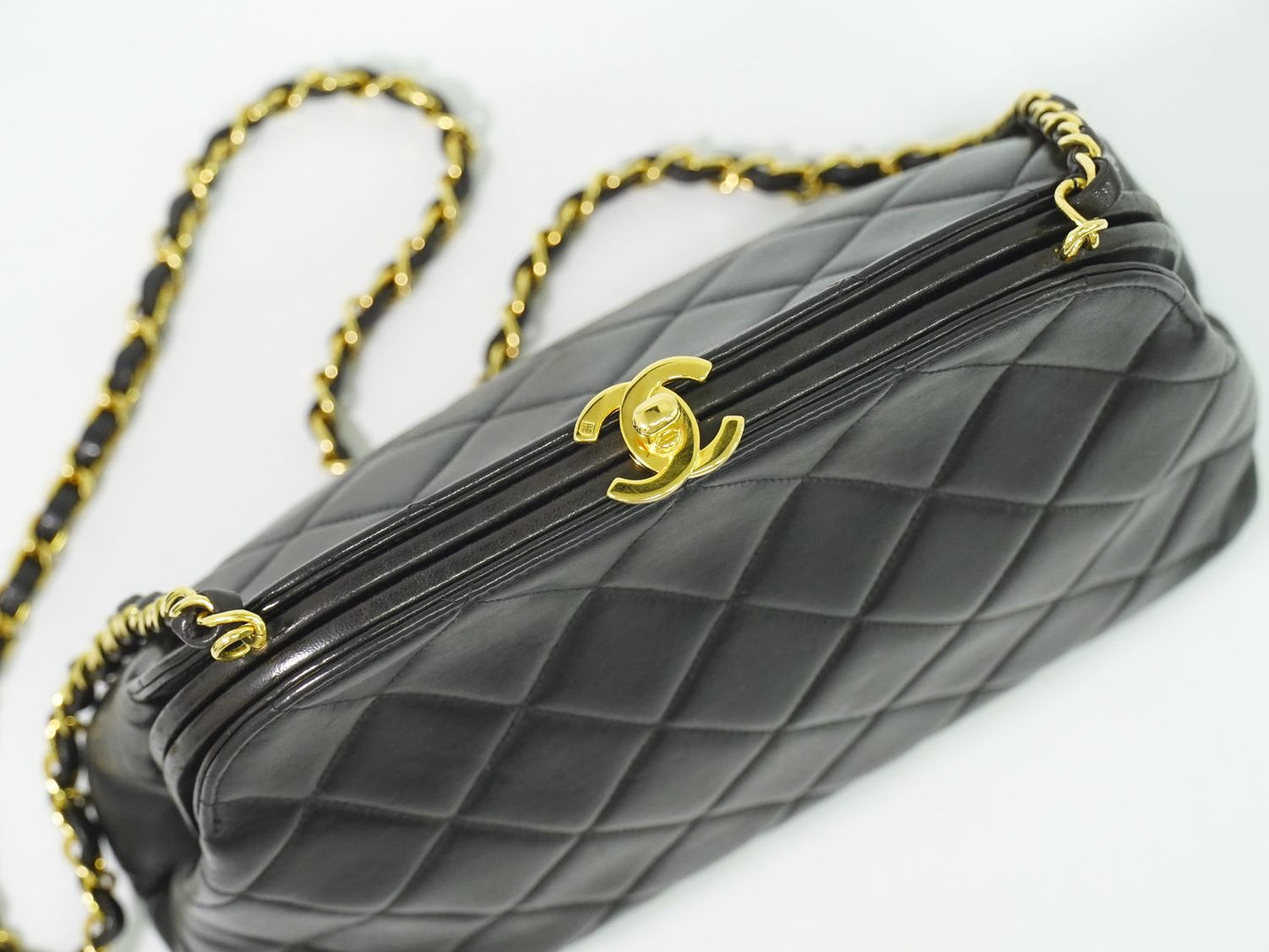 CHANEL ココマーク マトラッセ ショルダーバッグ ブラック