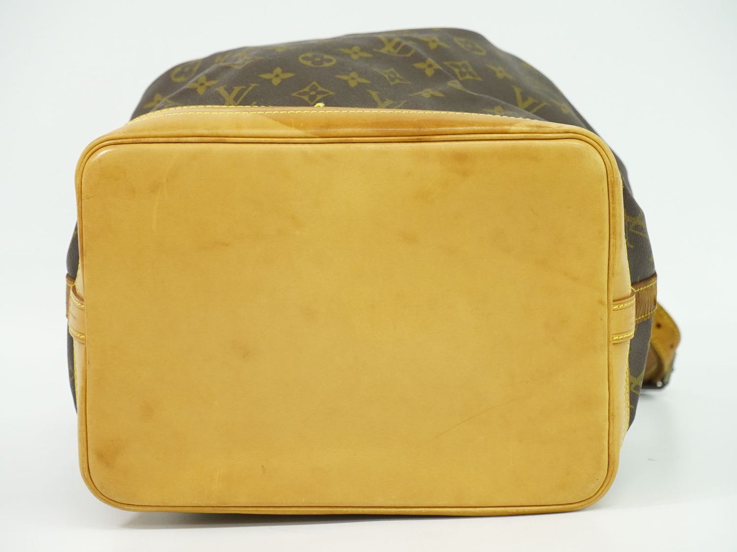 LOUIS VUITTON ノエ モノグラム ショルダーバッグ M42224
