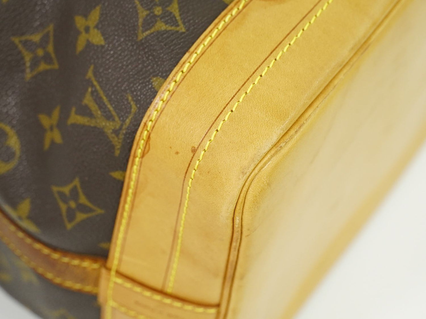 LOUIS VUITTON ノエ モノグラム ショルダーバッグ M42224