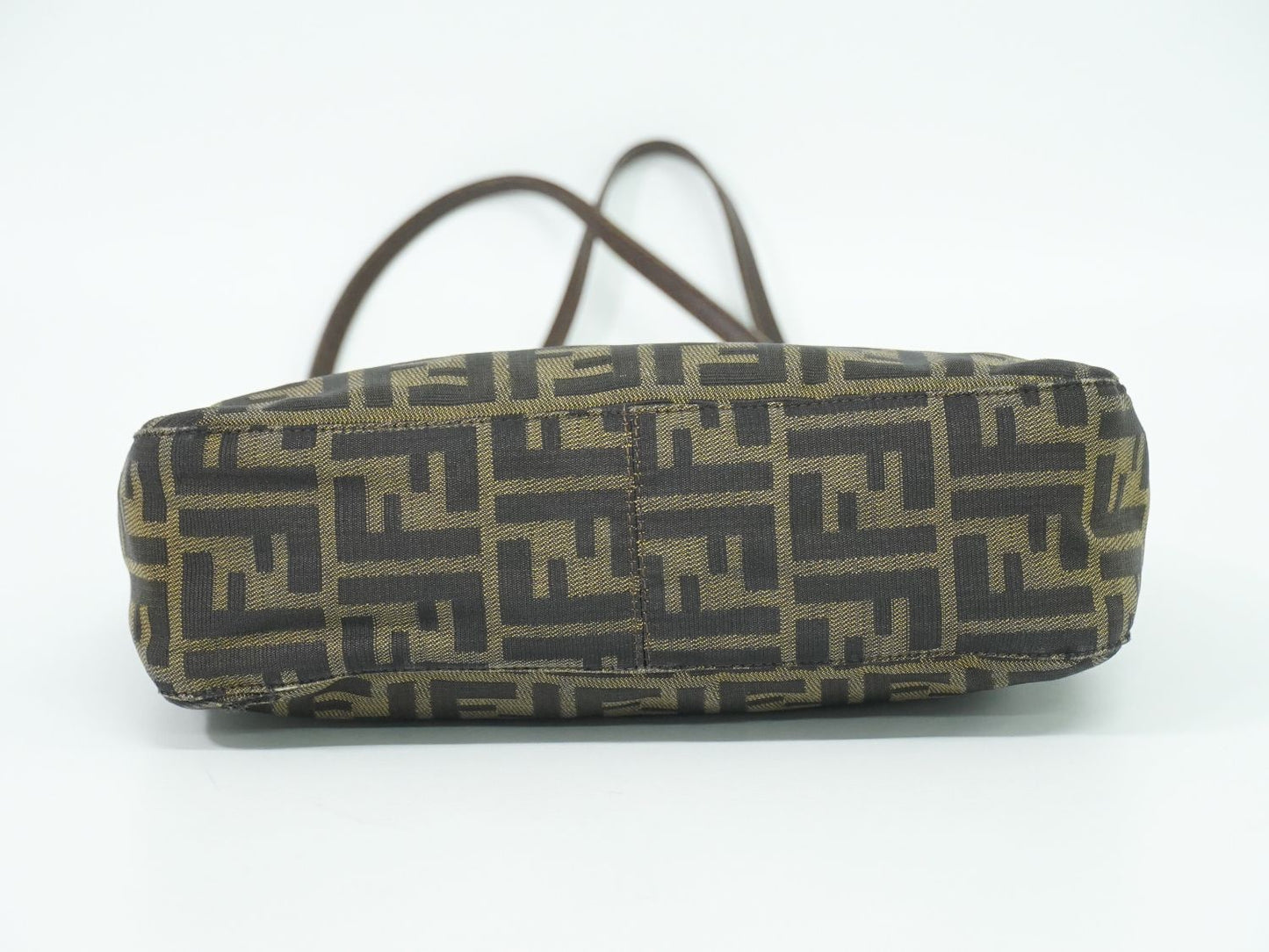 FENDI ズッカ ショルダーバッグ ブラウン 26728