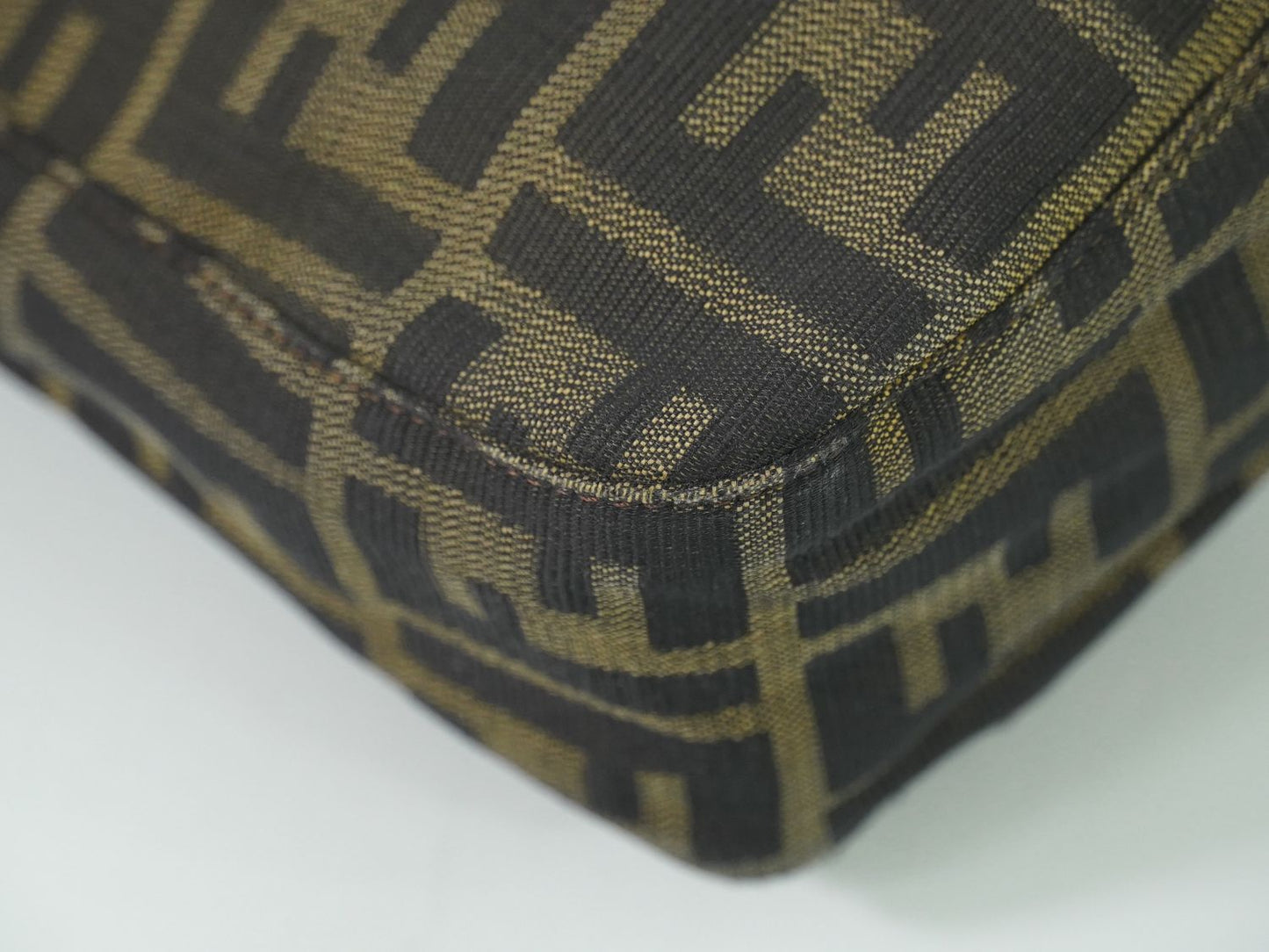 FENDI ズッカ ショルダーバッグ ブラウン 26728