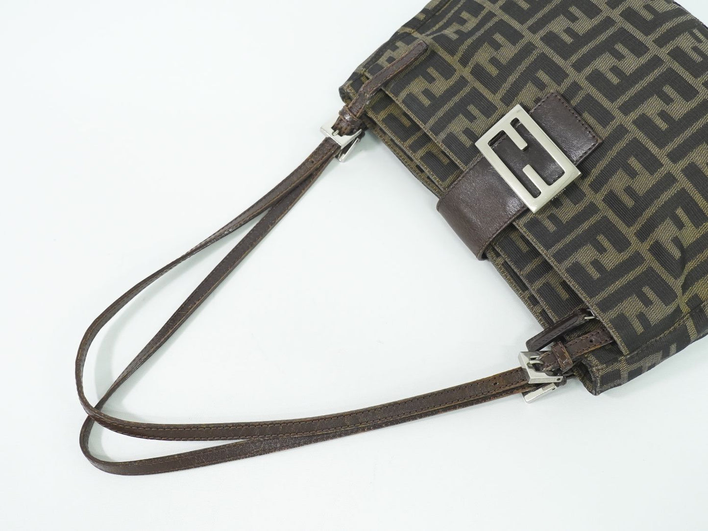 FENDI ズッカ ショルダーバッグ ブラウン 26728