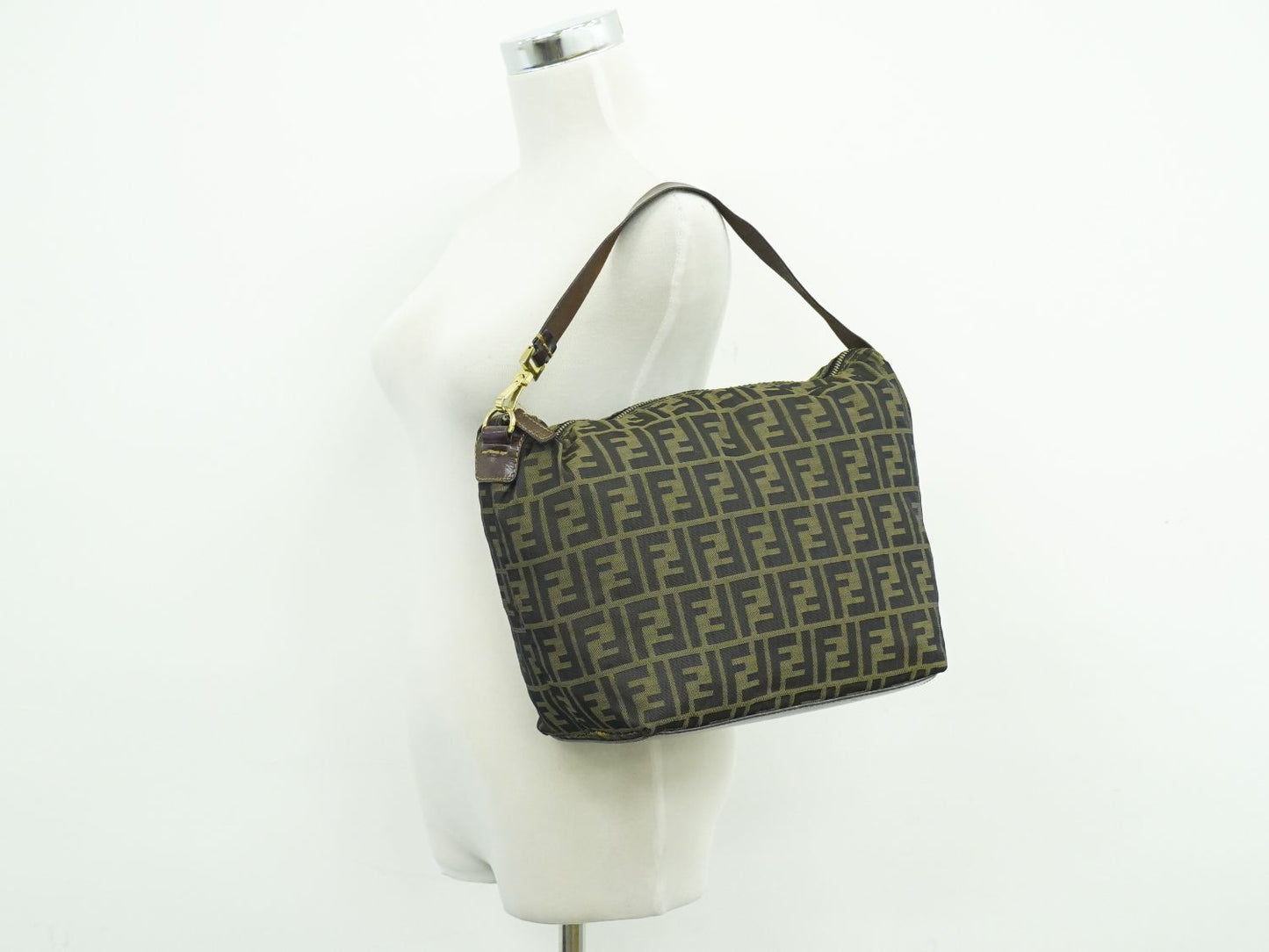 FENDI ズッカ ハンドバッグ ブラウン 26597