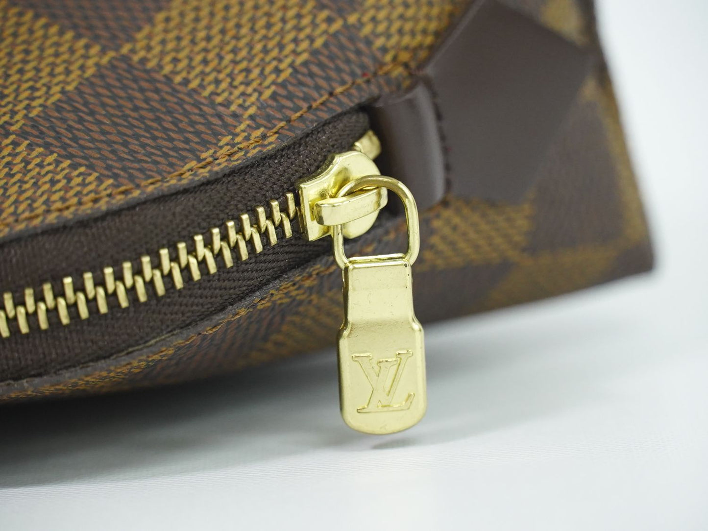 LOUIS VUITTON ポシェット コスメティック ダミエ エベヌ ポーチ N47516