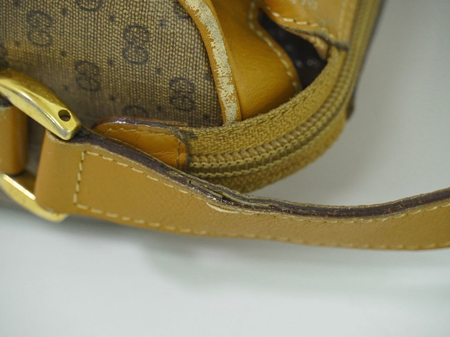 GUCCI マイクロGG ショルダーバッグ ベージュ ブラウン