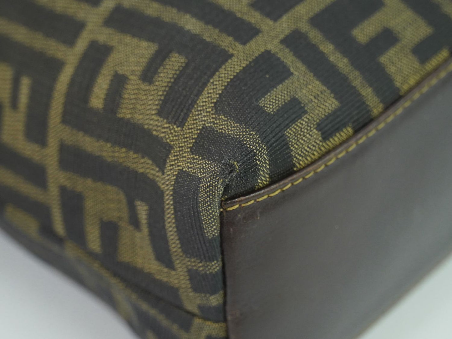 FENDI ズッカ ハンドバッグ ブラウン