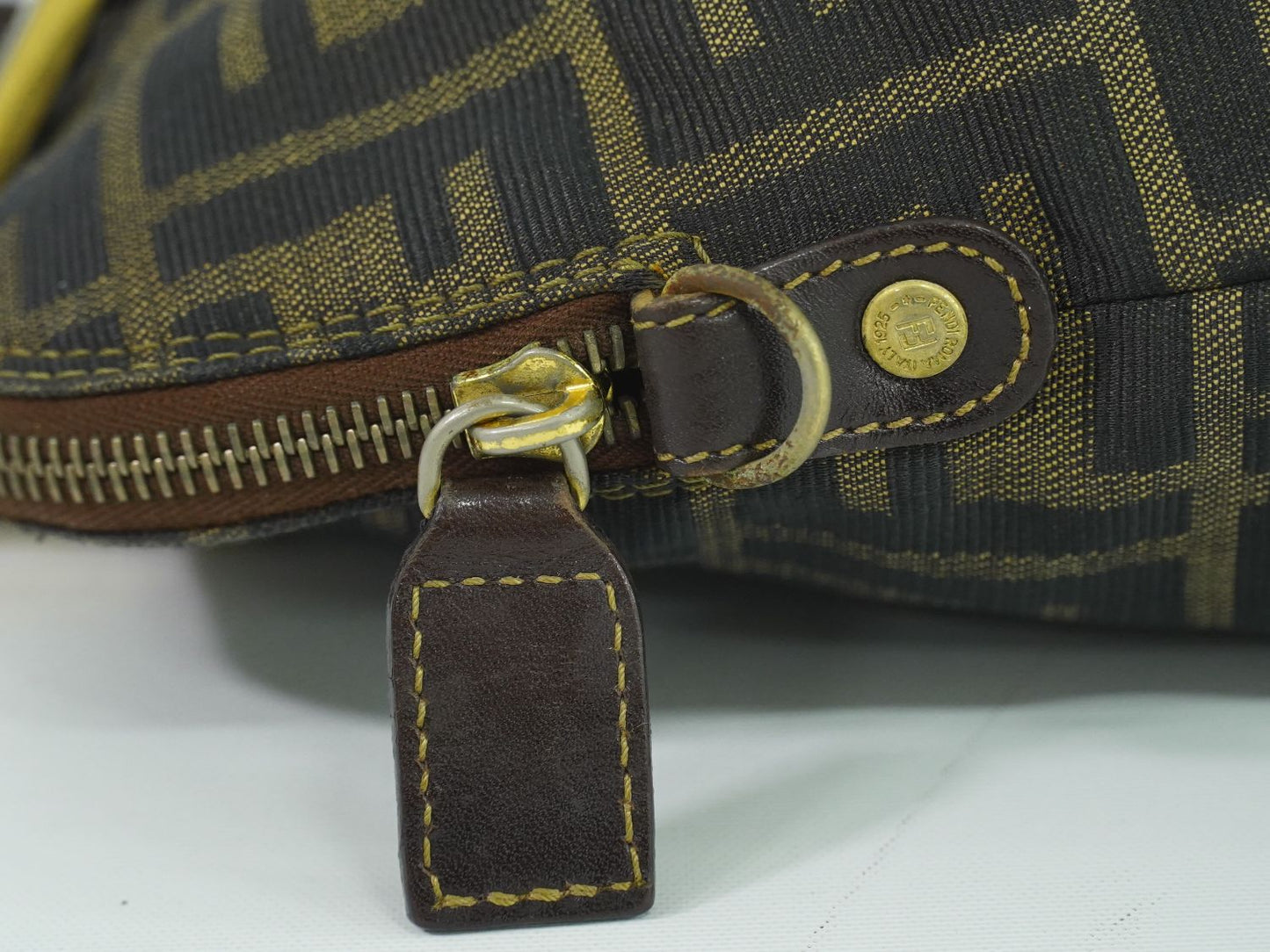FENDI ズッカ ハンドバッグ ブラウン