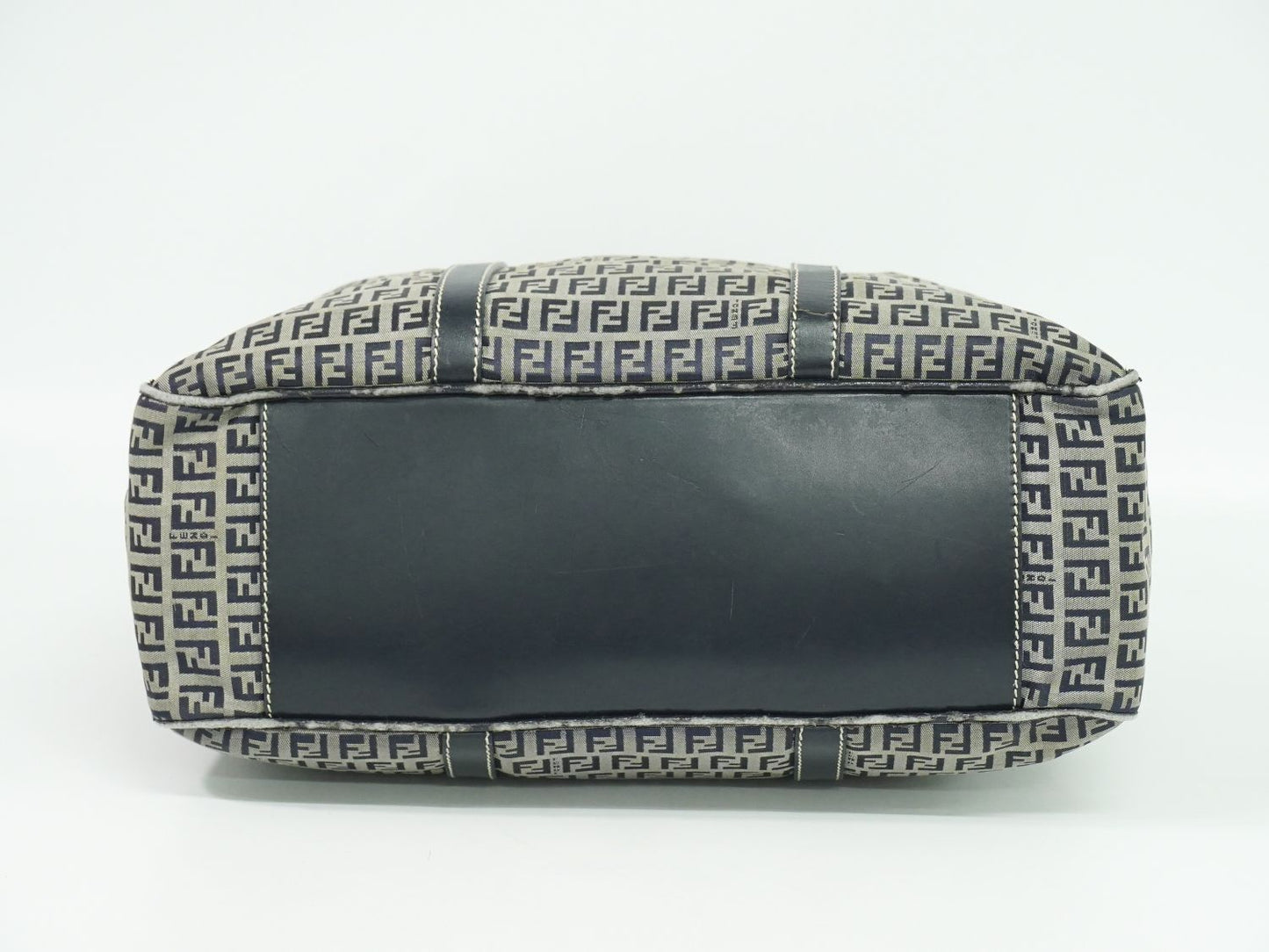 FENDI ズッキーノ ボストンバッグ ネイビー 16427