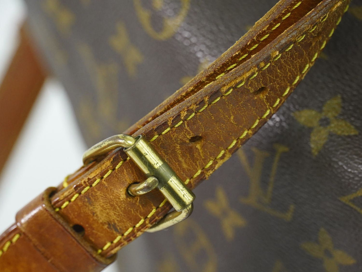 LOUIS VUITTON ノエ モノグラム ショルダーバッグ M42224