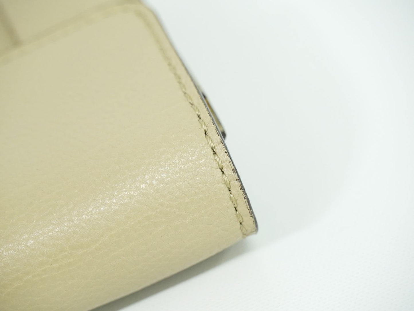 Chloe エルシー 折財布 ベージュ