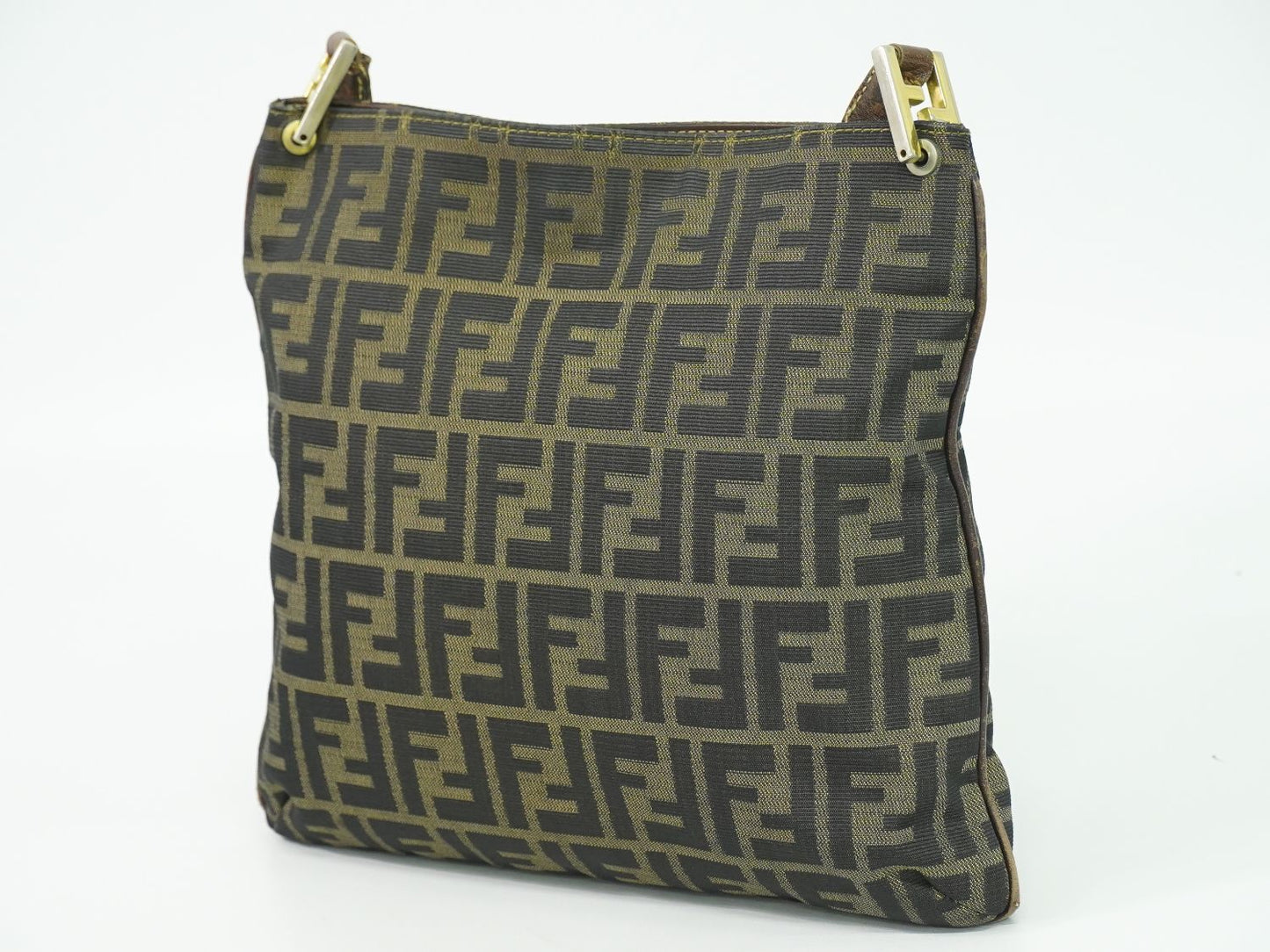 FENDI ズッカ ショルダーバッグ ブラウン