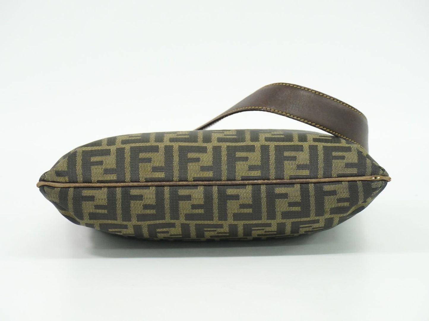 FENDI ズッカ ショルダーバッグ ブラウン