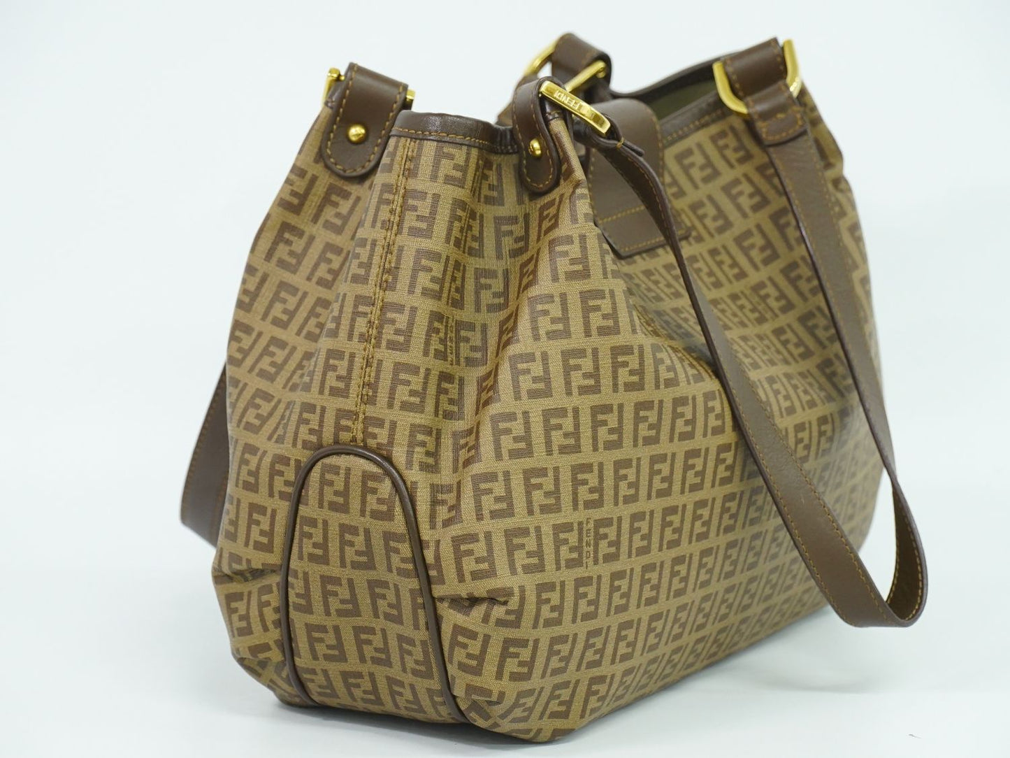 FENDI ズッキーノ ショルダーバッグ ブラウン