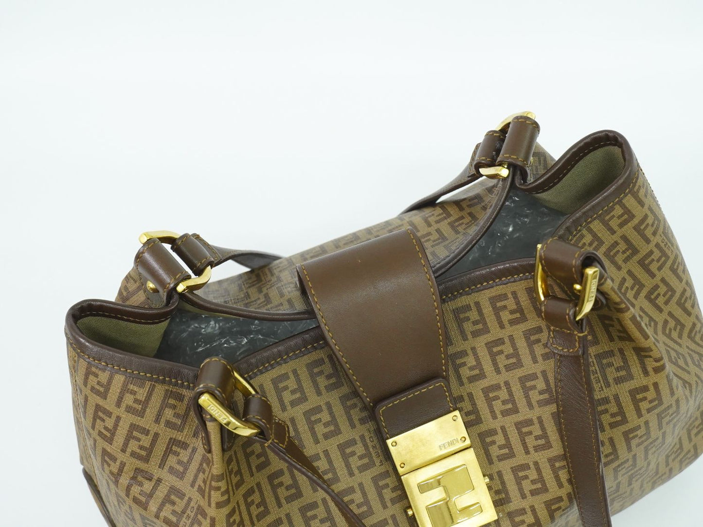 FENDI ズッキーノ ショルダーバッグ ブラウン