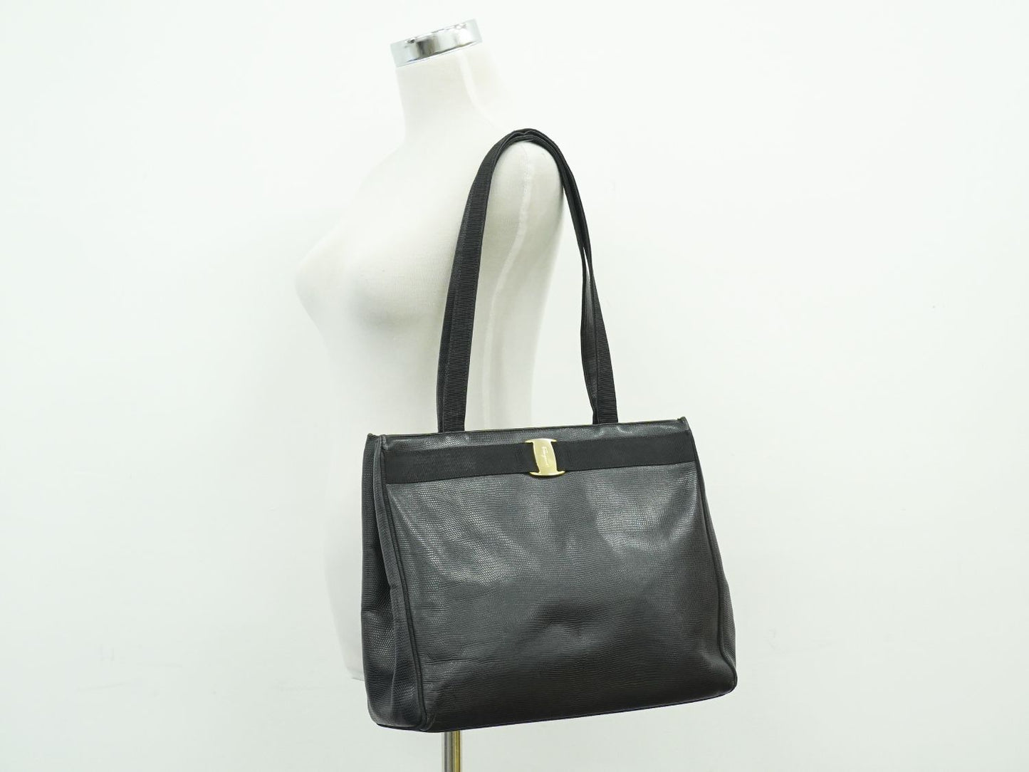 Salvatore Ferragamo ヴァラ トートバッグ ブラック