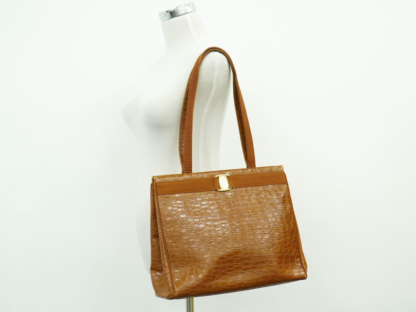 Salvatore Ferragamo ヴァラ ショルダーバッグ ブラウン