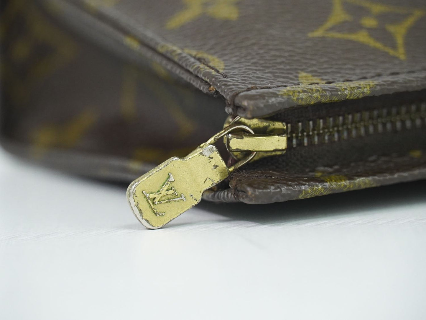 LOUIS VUITTON ポッシュトワレット 15 モノグラム ポーチ M47546