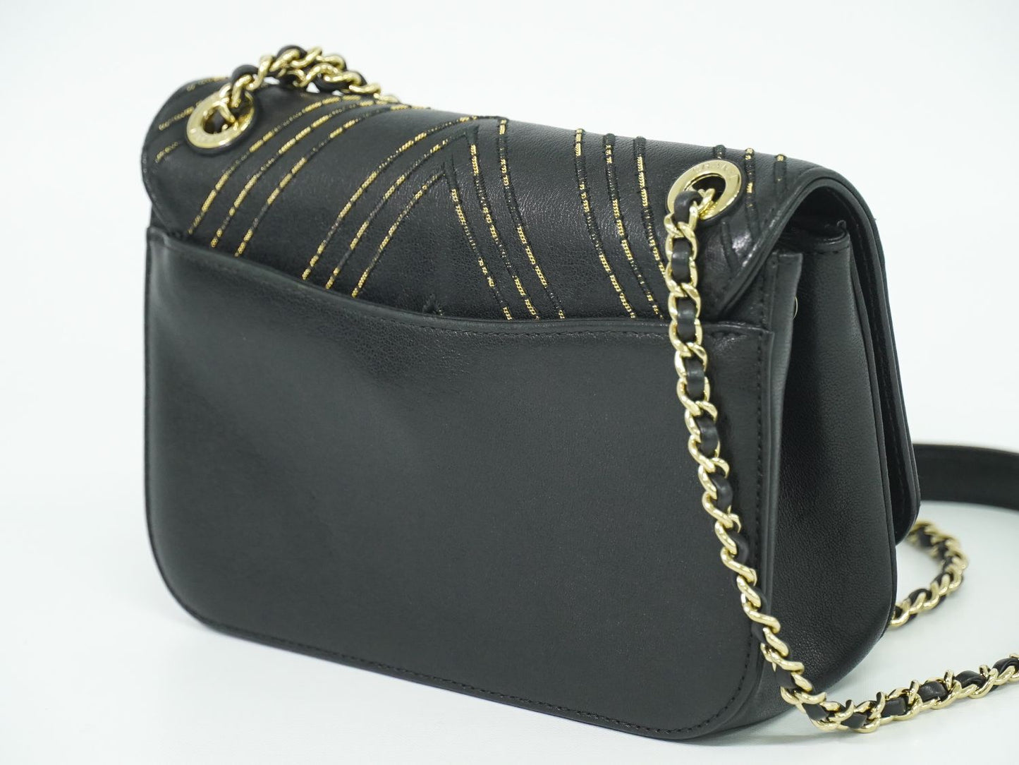 CHANEL ココマーク Vステッチ ショルダーバッグ ブラック
