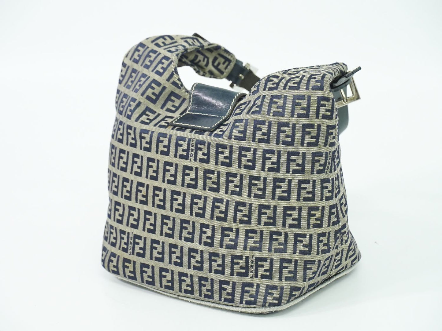 FENDI ズッキーノ ショルダーバッグ ネイビー