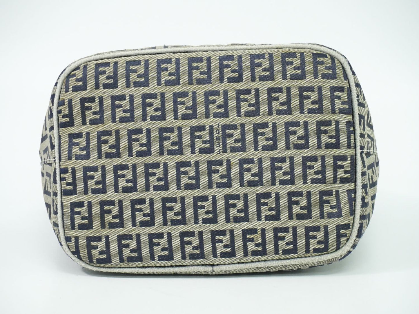 FENDI ズッキーノ ショルダーバッグ ネイビー