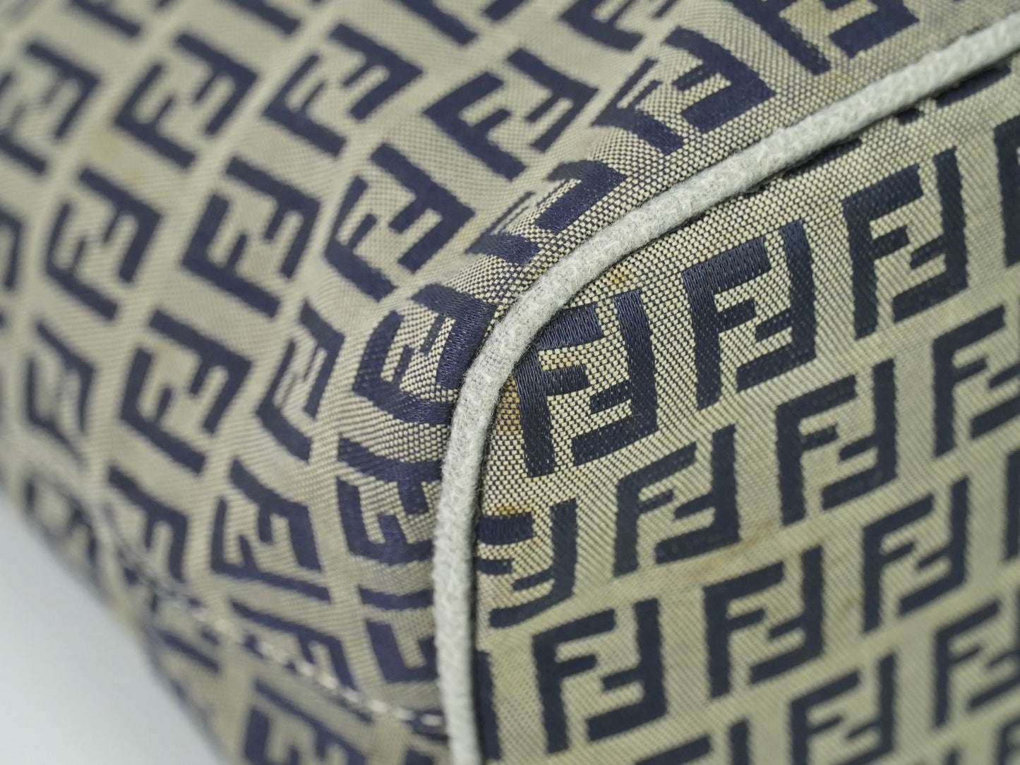 FENDI ズッキーノ ショルダーバッグ ネイビー