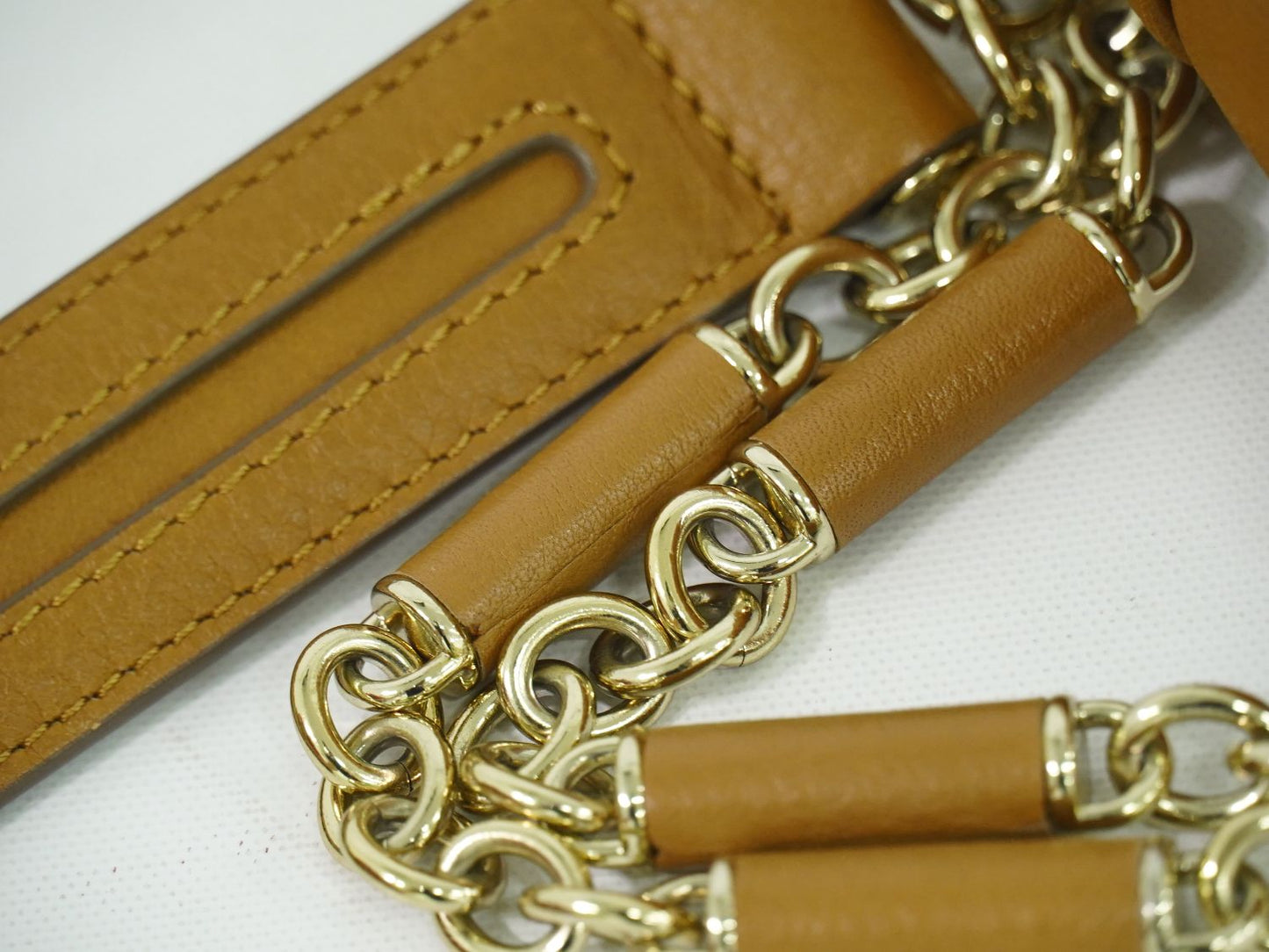 ANYA HINDMARCH ショルダーバッグ ブラウン