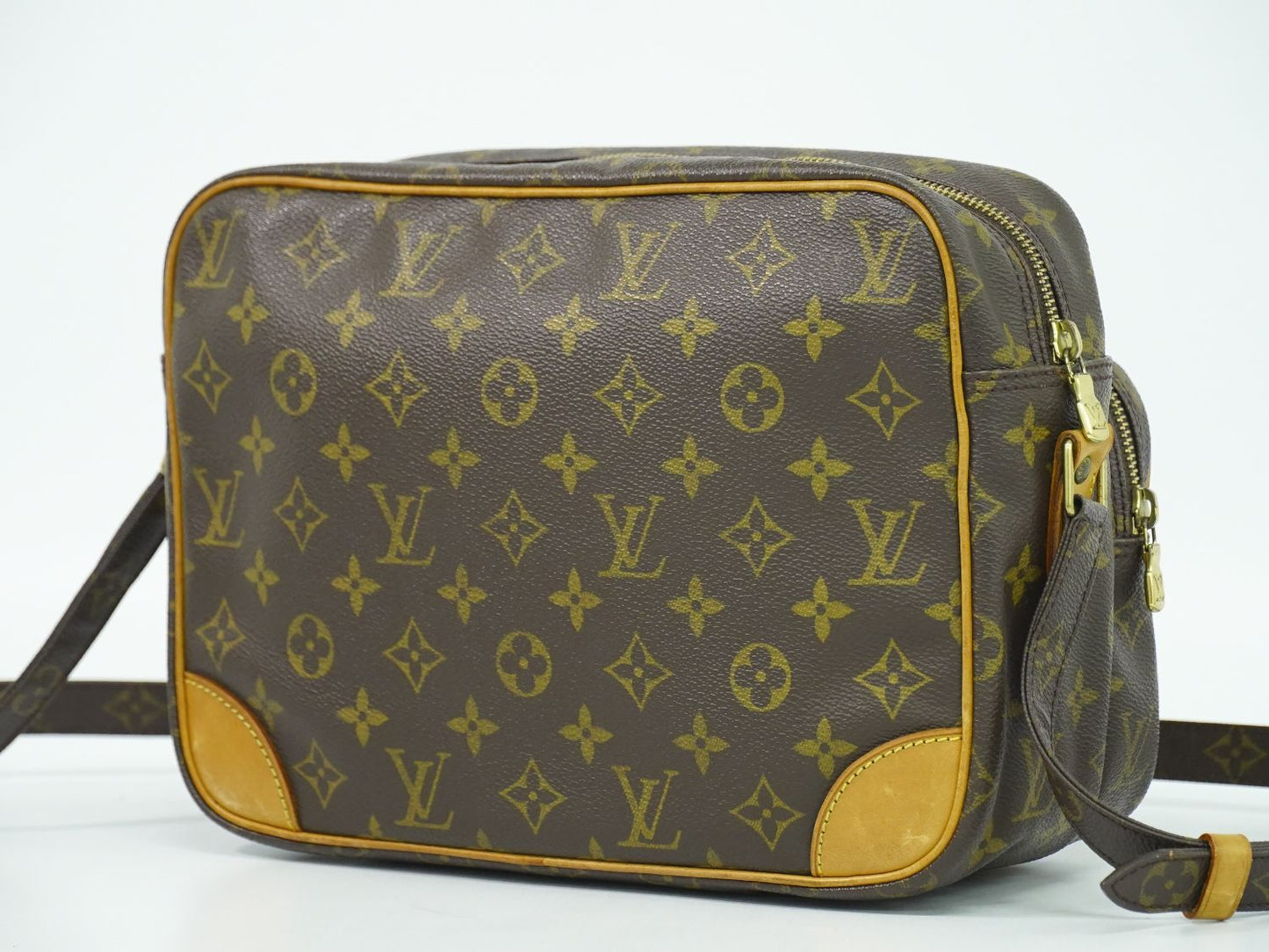 LOUIS VUITTON ナイル モノグラム ショルダーバッグ M45244