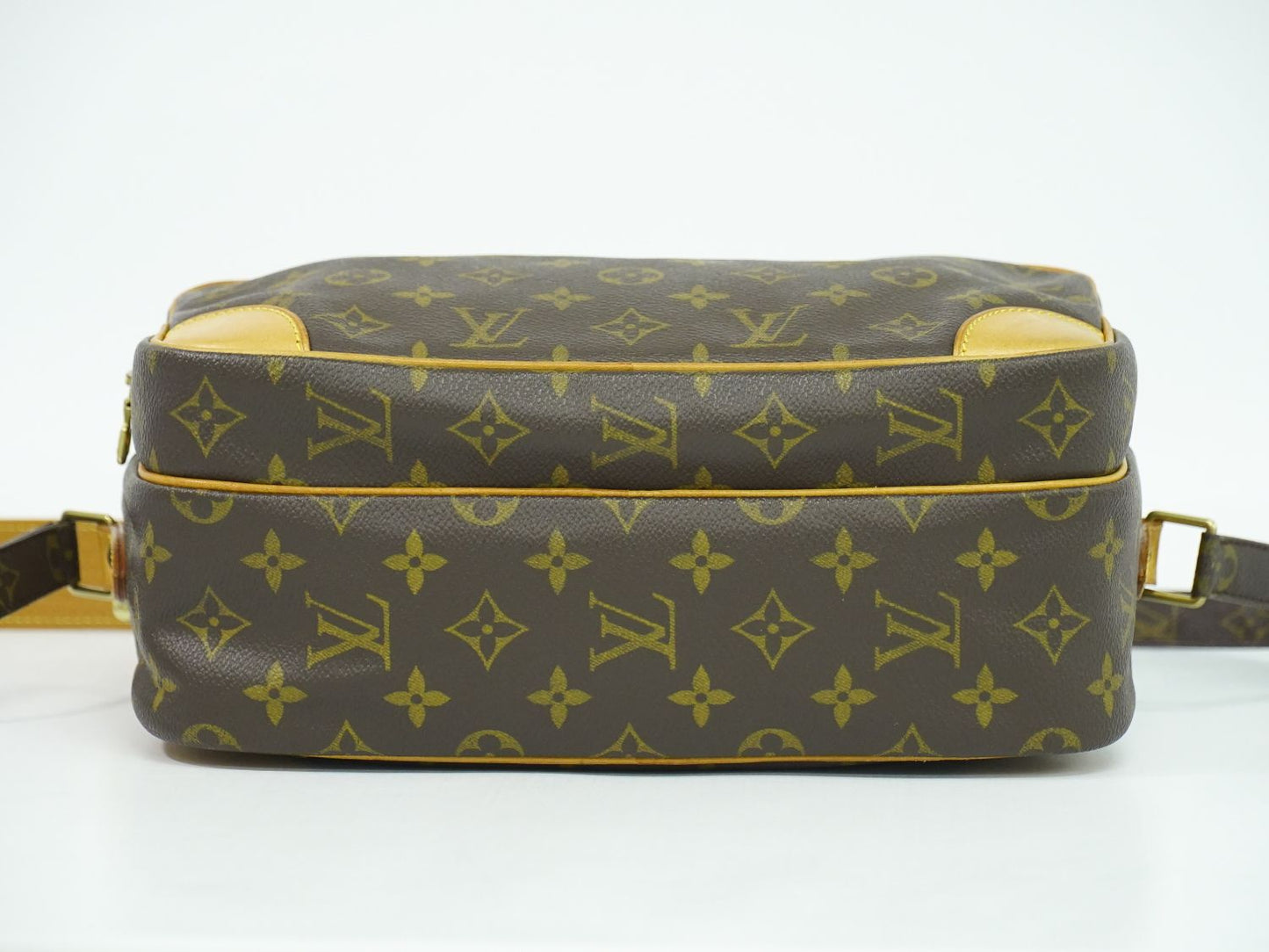 LOUIS VUITTON ナイル モノグラム ショルダーバッグ M45244