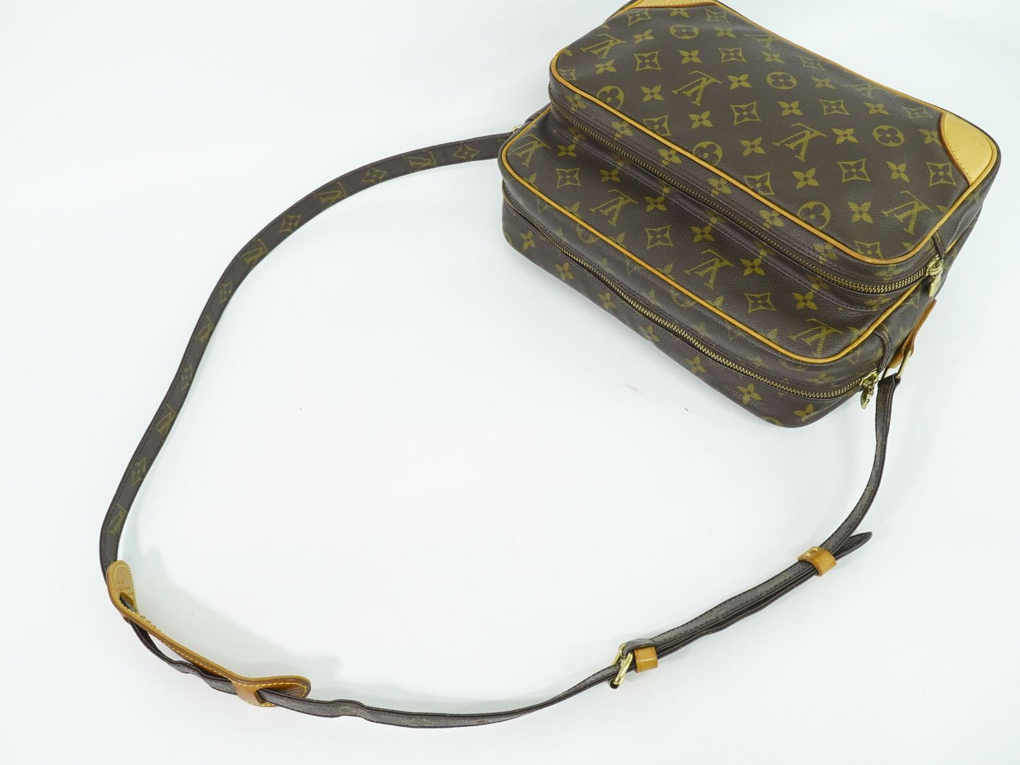 LOUIS VUITTON ナイル モノグラム ショルダーバッグ M45244