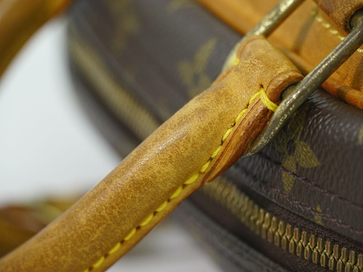 LOUIS VUITTON トゥルーヴィル モノグラム ハンドバッグ M42228