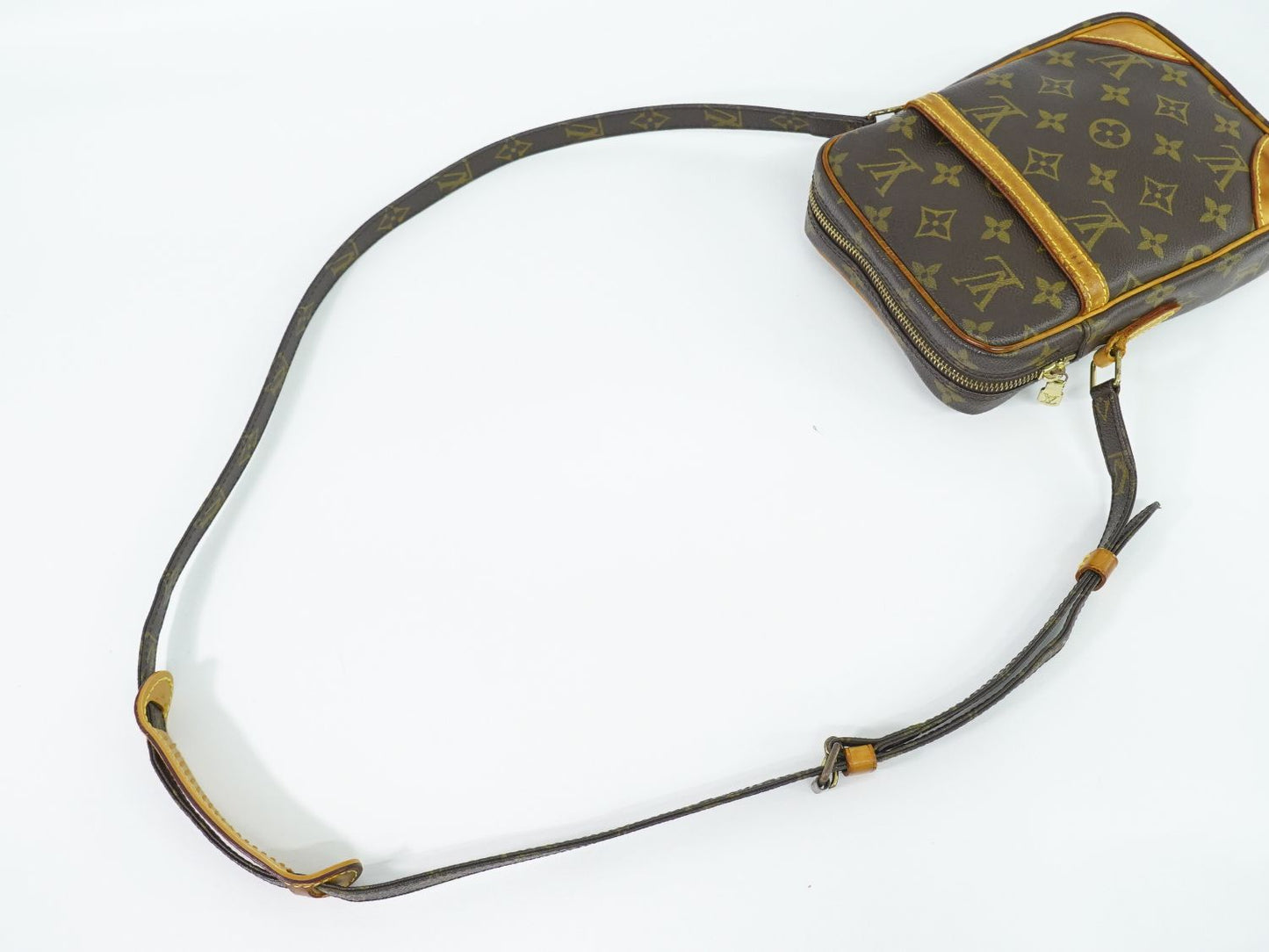 LOUIS VUITTON ダヌーブ モノグラム ショルダーバッグ M45266