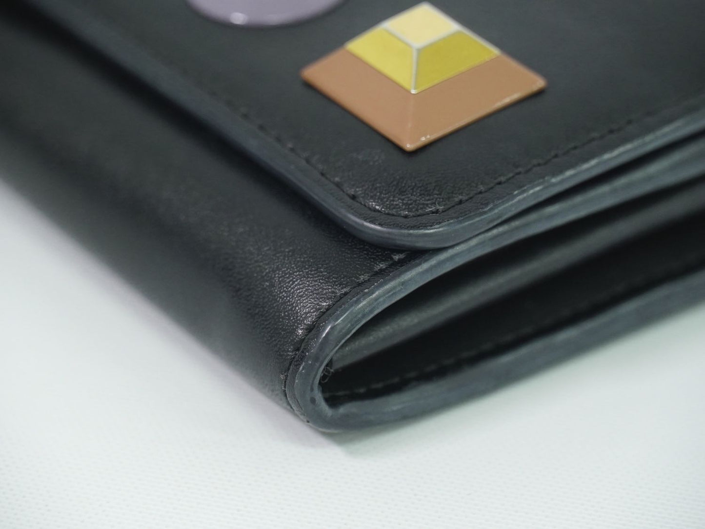 FENDI マルチ スタッズ 長財布 ブラック 8M0365