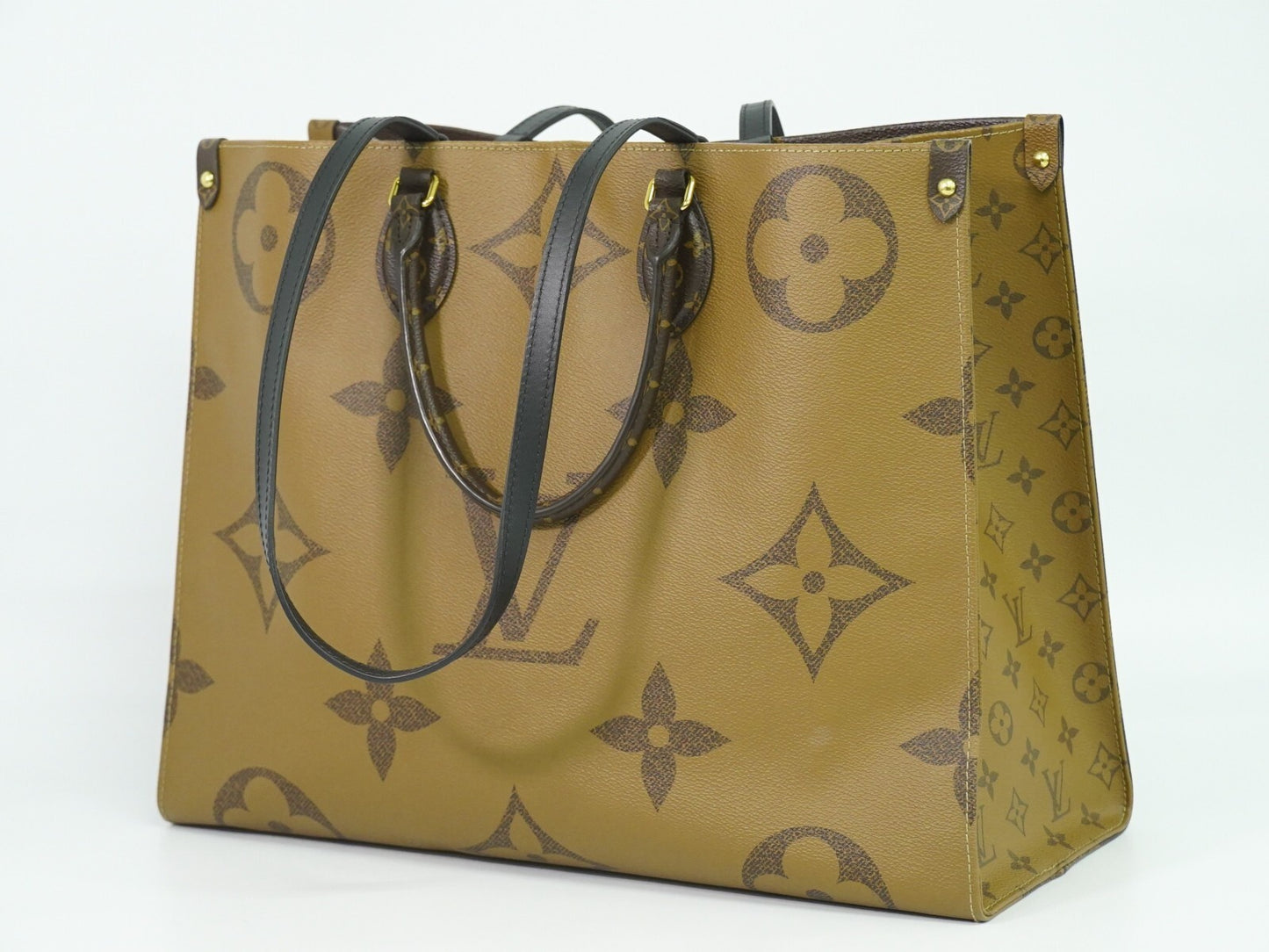 LOUIS VUITTON LV オンザゴー GM ジャイアント モノグラム リバース M45320