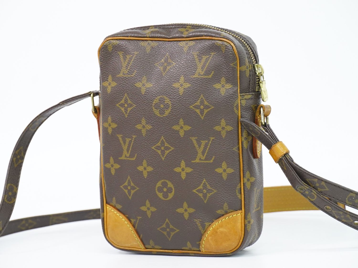 ルイヴィトン LOUIS VUITTON LV ダヌーブ モノグラム ショルダーバッグ