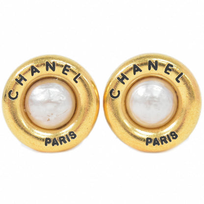 CHANEL ロゴ フェイクパール イヤリング GP ホワイト