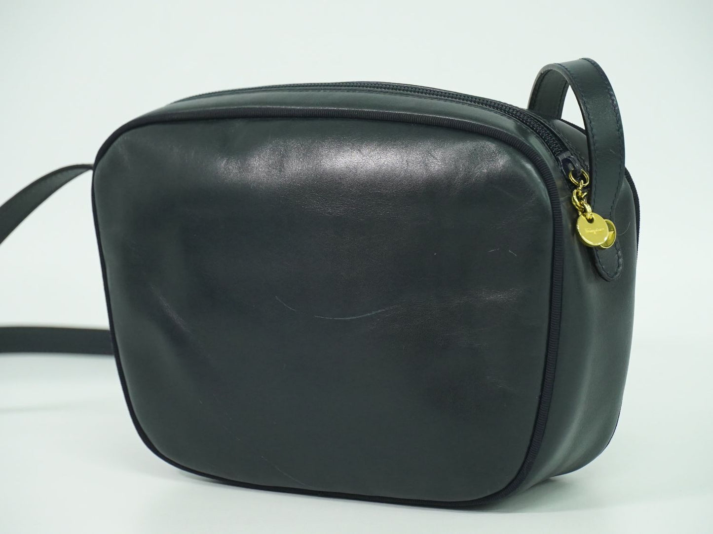 Salvatore Ferragamo ヴァラ ショルダーバッグ ネイビー