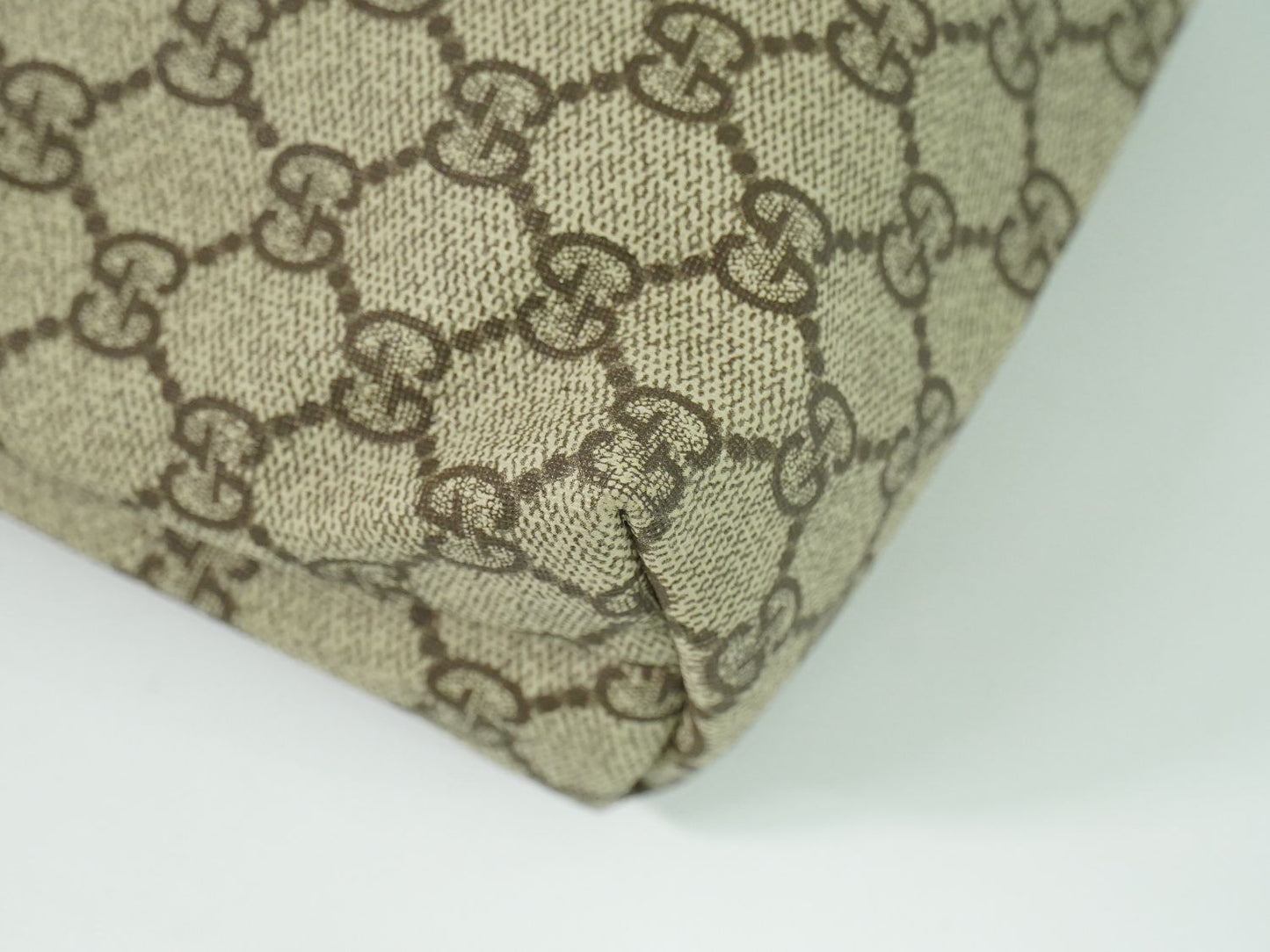 GUCCI GGスプリーム ポーチ ベージュ