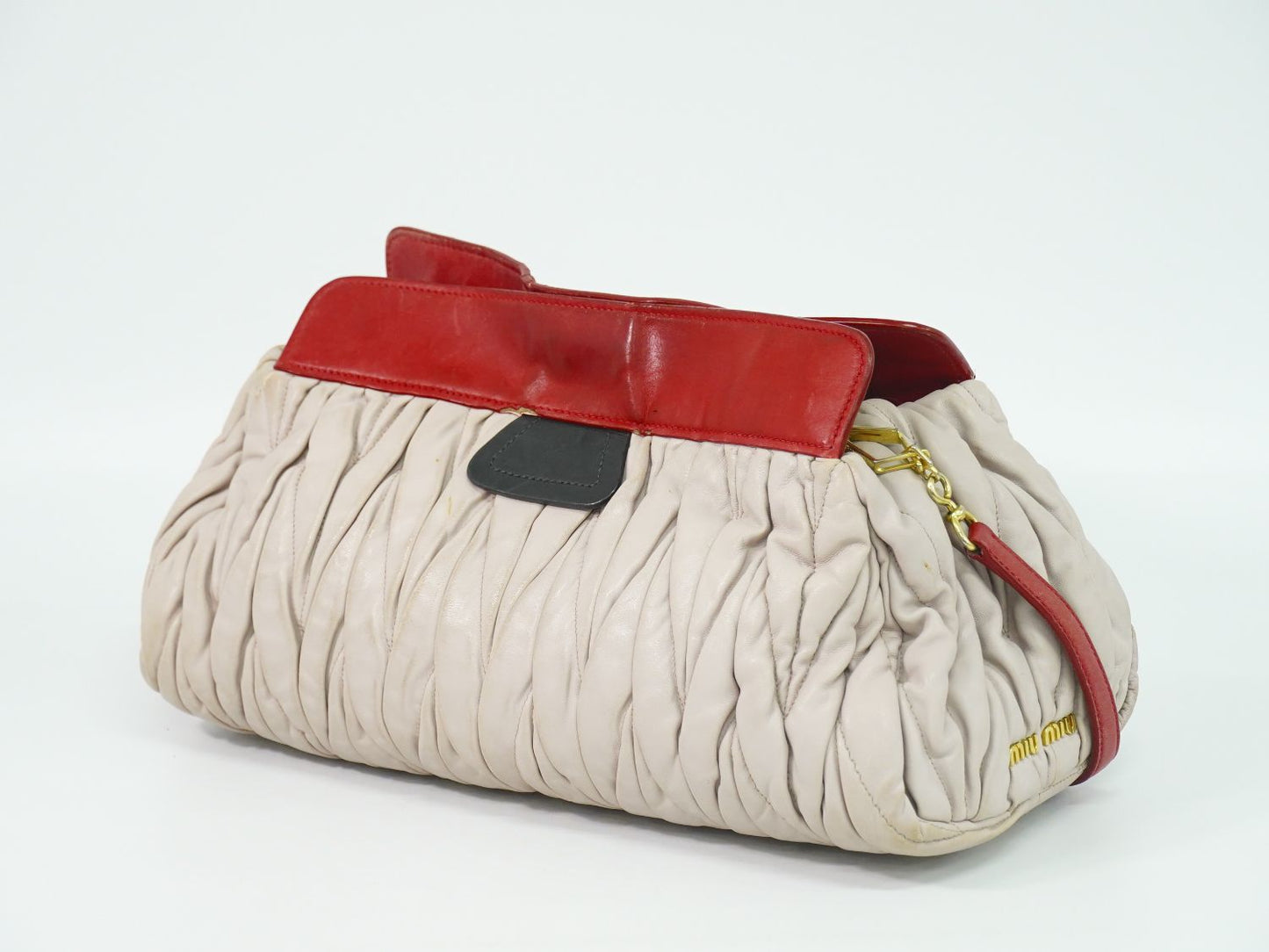 MIU MIU マテラッセ ショルダーバッグ ピンクベージュ レッド