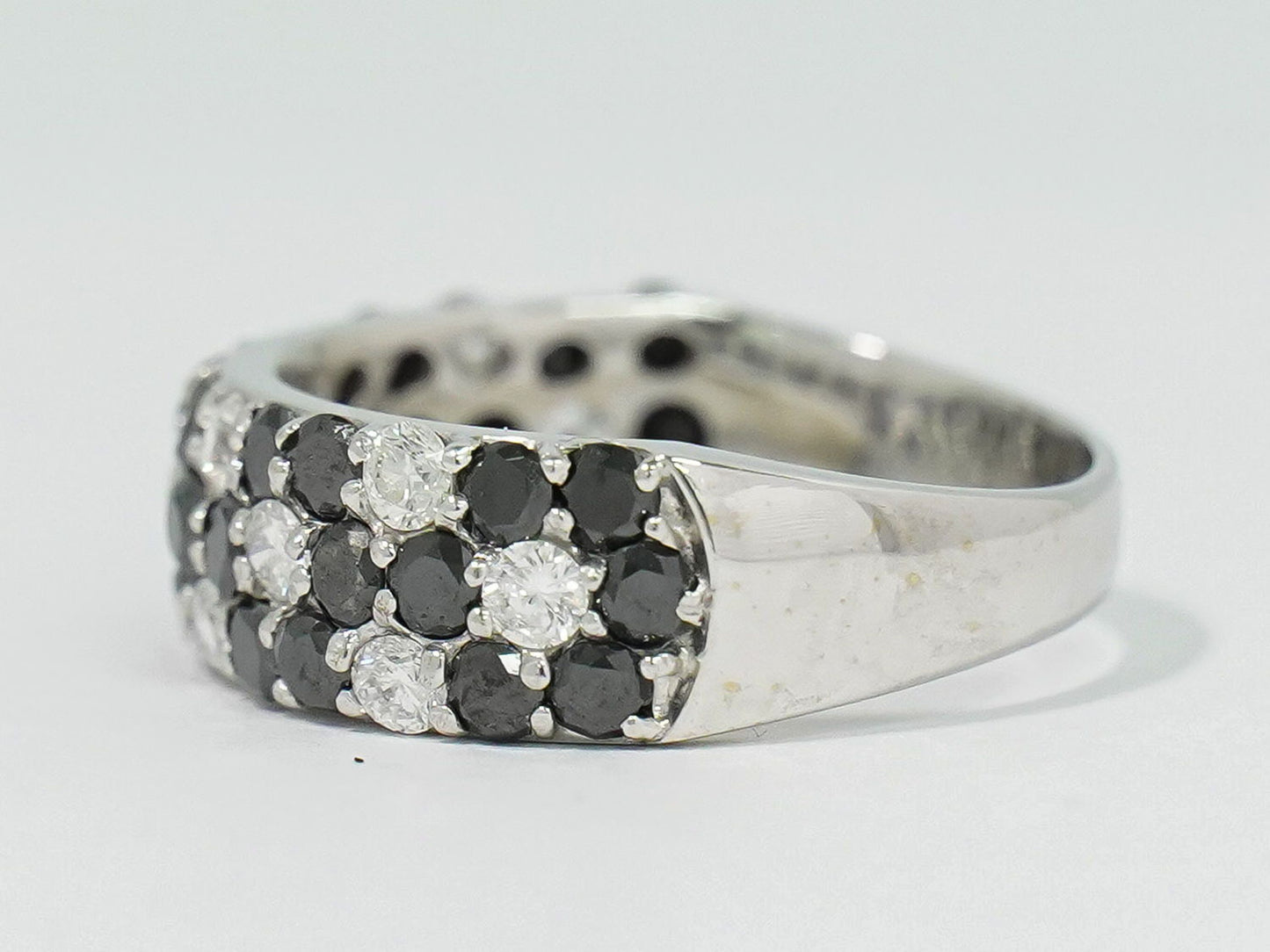 ブラックダイヤモンド ダイヤモンド 2.00ct K18 WG リング 13号 ブラック