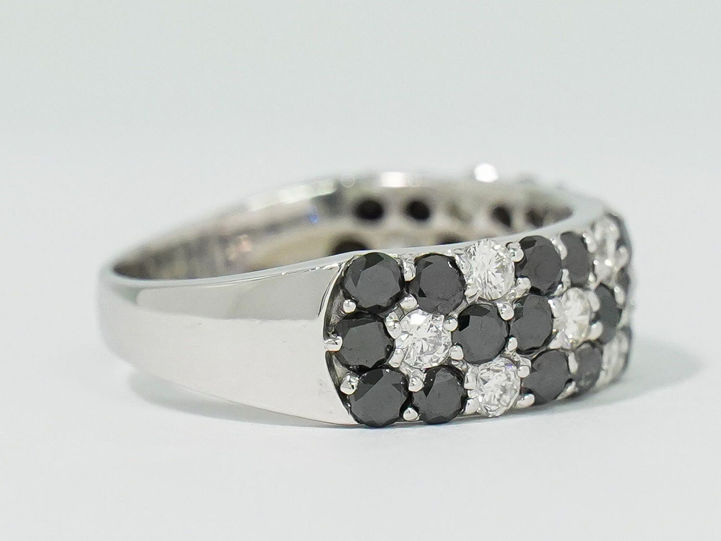 ブラックダイヤモンド ダイヤモンド 2.00ct K18 WG リング 13号 ブラック