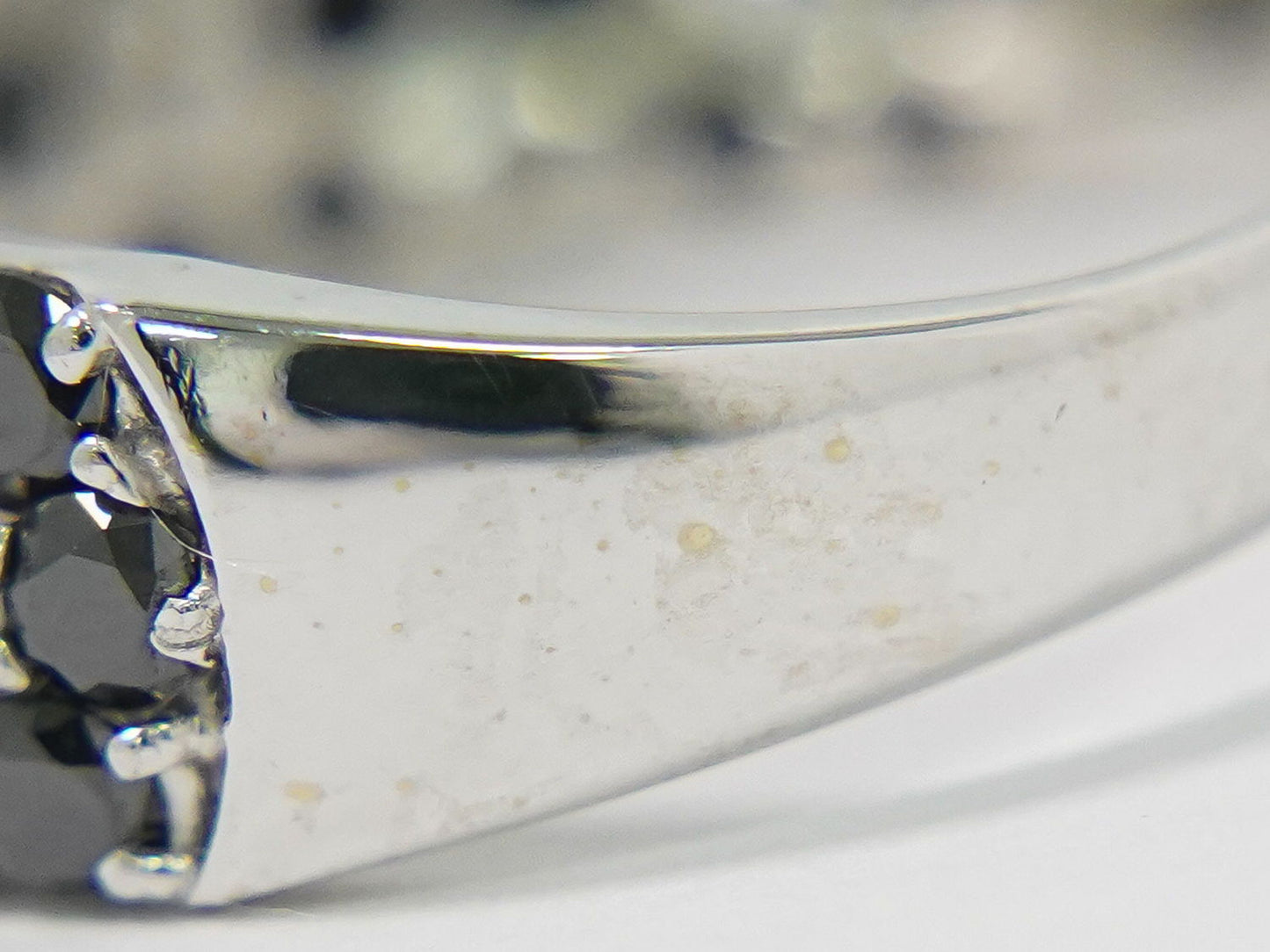 ブラックダイヤモンド ダイヤモンド 2.00ct K18 WG リング 13号 ブラック