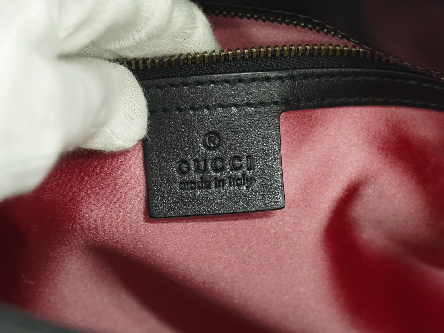 GUCCI GGマーモント ショルダーバッグ ブラック ホワイト 443501