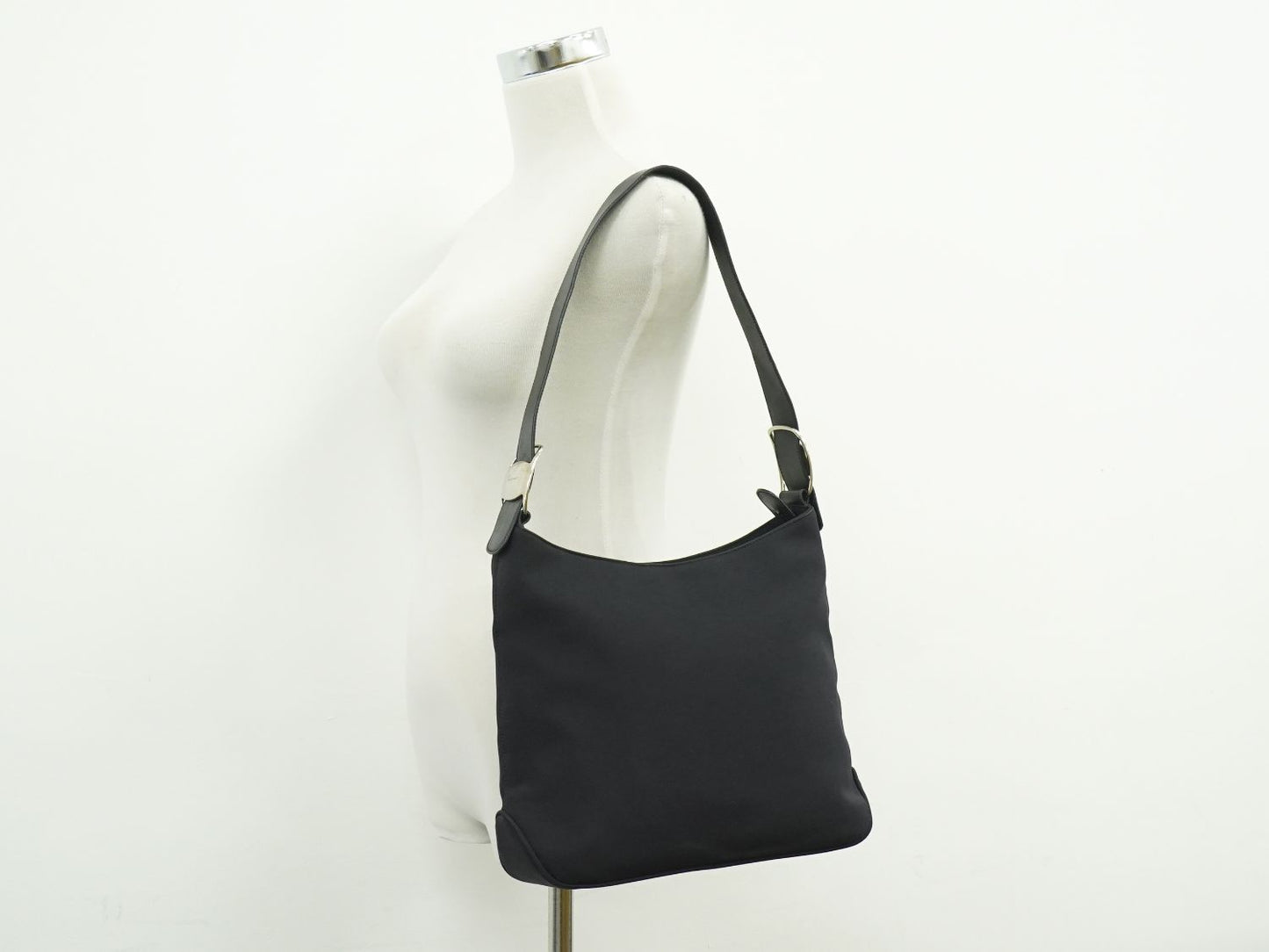 Salvatore Ferragamo ショルダーバッグ ブラック