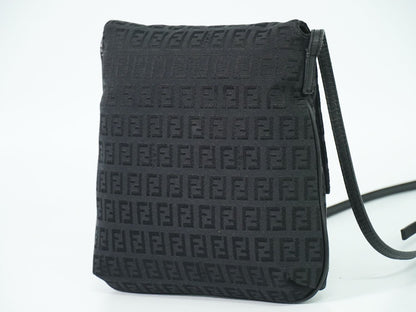FENDI ズッキーノ ショルダーバッグ ブラック 8BT075