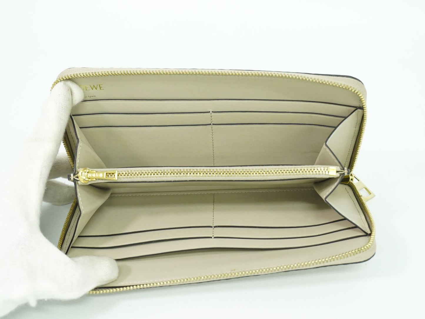 LOEWE リピート アナグラム ラウンドファスナー 長財布 ベージュ
