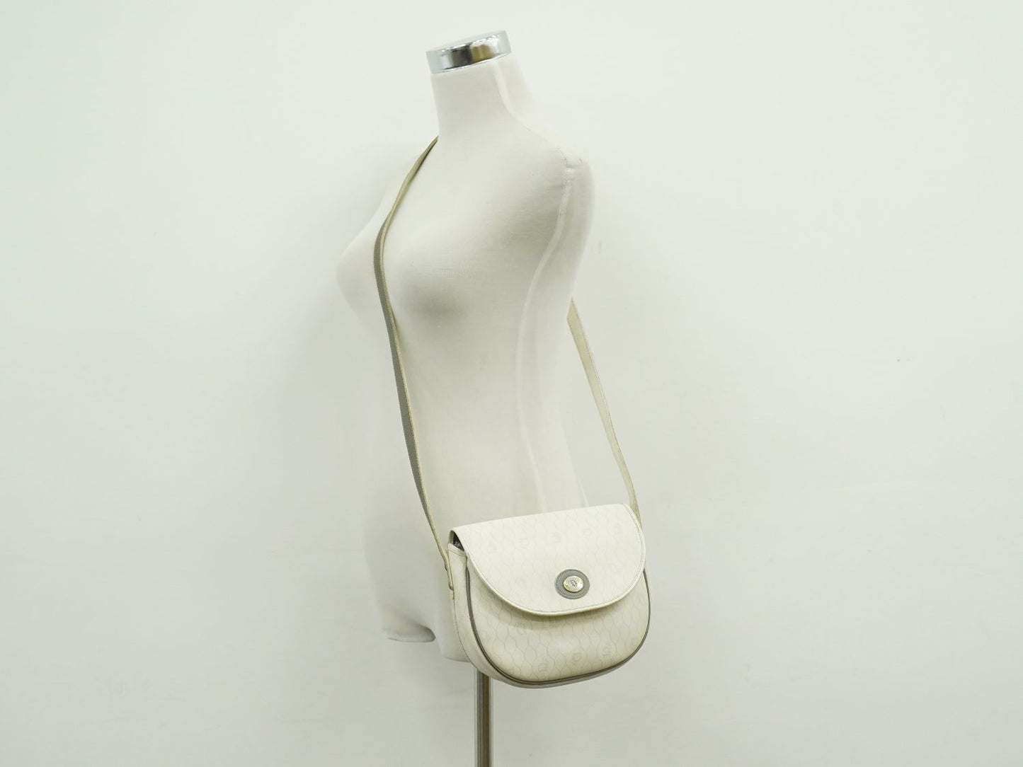 Christian Dior ハニカム柄 ショルダーバッグ ホワイト