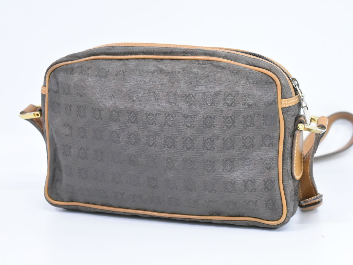 LOEWE アナグラム ショルダーバッグ ブラウン