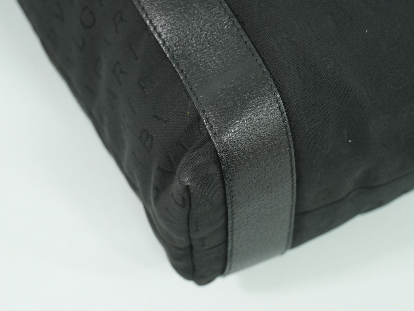 BVLGARI ロゴマニア ショルダーバッグ ブラック